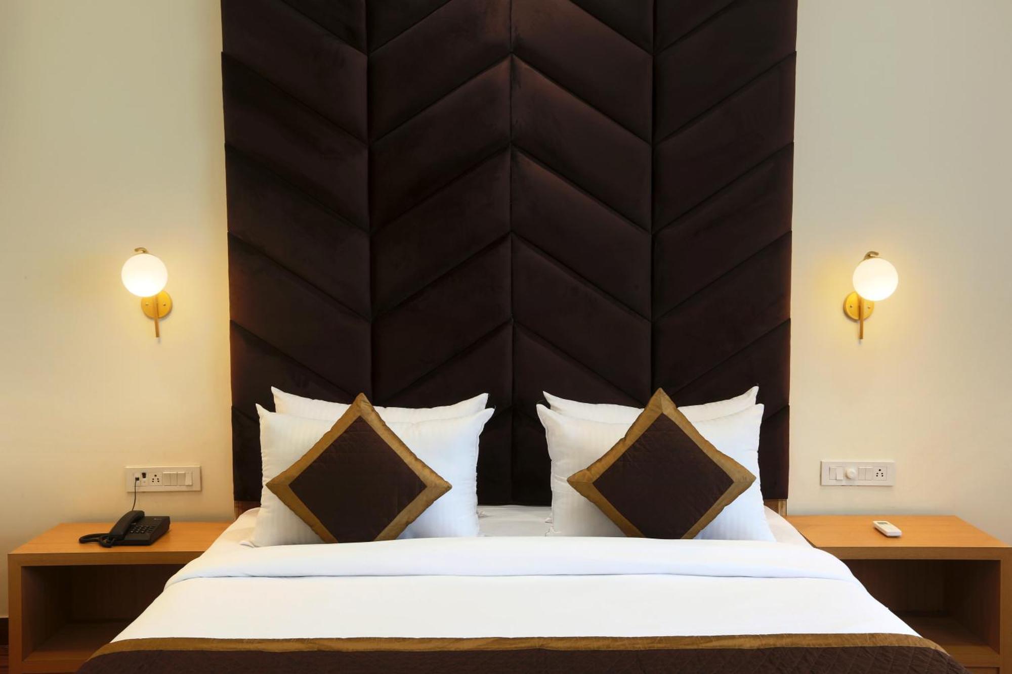 Hotel Prithvi Palace Igi Airport Delhi Yeni Delhi Dış mekan fotoğraf