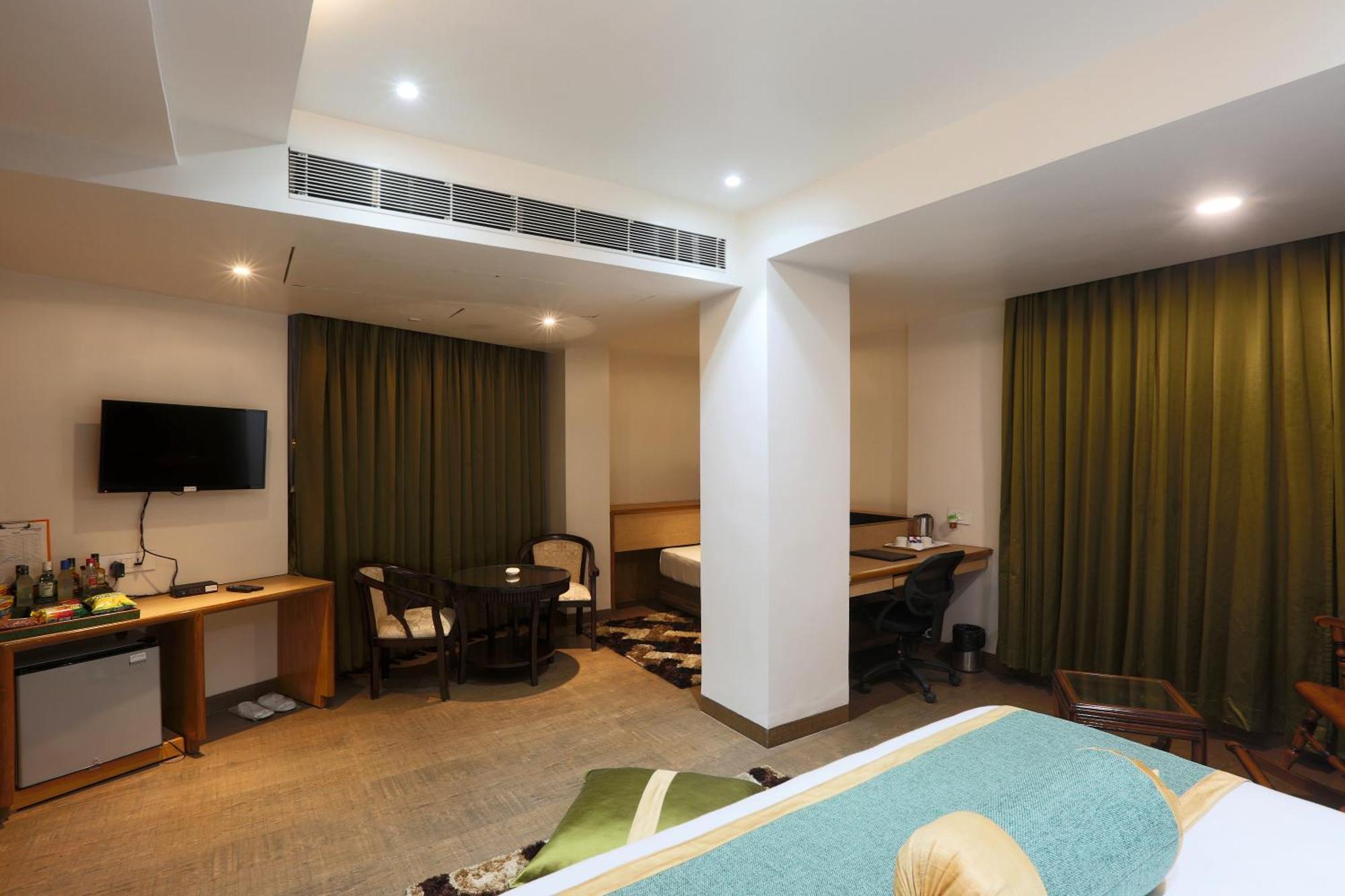 Hotel Prithvi Palace Igi Airport Delhi Yeni Delhi Dış mekan fotoğraf